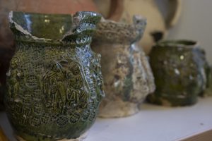 Pichets très décorés du 16e siècle